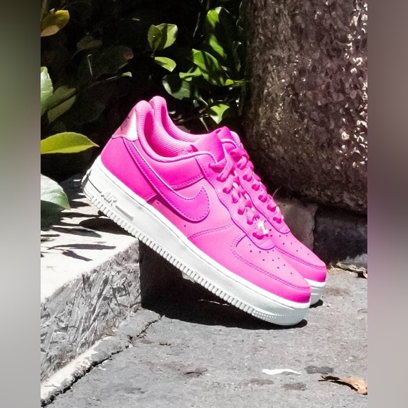 Nike Women’s Air Force 1 '07 Essential Laser Fuchsia - Picture 1 of 9